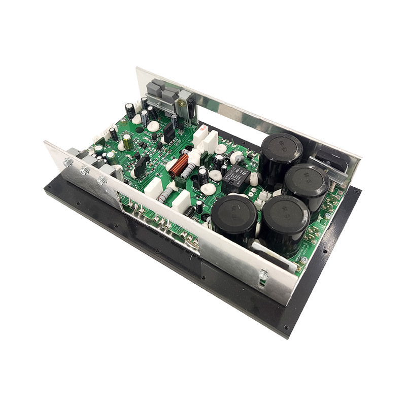 AMP400H+7294: LP 400 W + HP 100 W Mocna moc wyjściowa z aluminiowym grzejnikiem w kształcie litery U, modułem wzmacniacza mocy klasy H